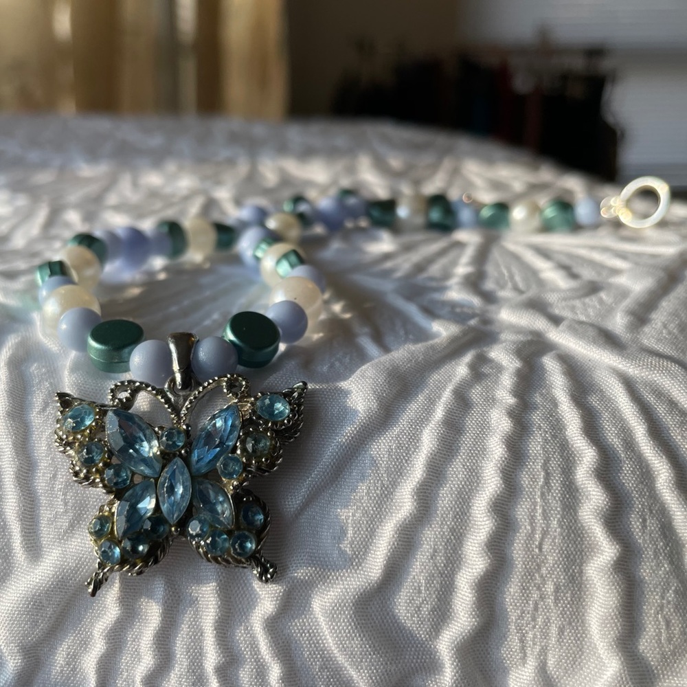 𝐵𝑢𝑡𝑡𝑒𝑟𝑓𝑙𝑦 Kandi Rave Princess Necklace